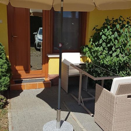 Okker Apartman Gyula Exterior foto